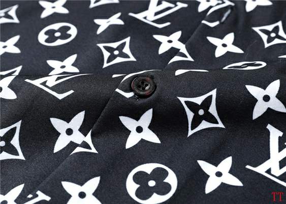 Picture of LV Shirt Pant Suits _SKULVM-3XL20tn6622996